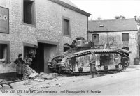 Im Westen, zerstörter französischer Panzer Char B1